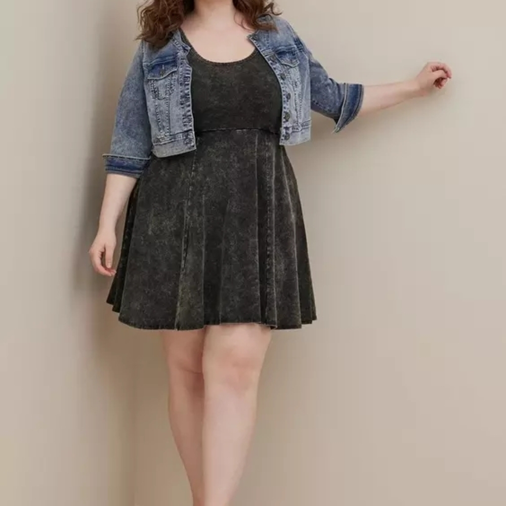 Torrid Black Foxy Skater Mini Dress w/ Pockets Sz 2 - Picture 3 of 6